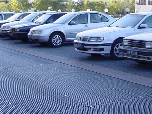 停車場(chǎng)<a href='http://www.naoka.cn'>鋼格柵</a>板
